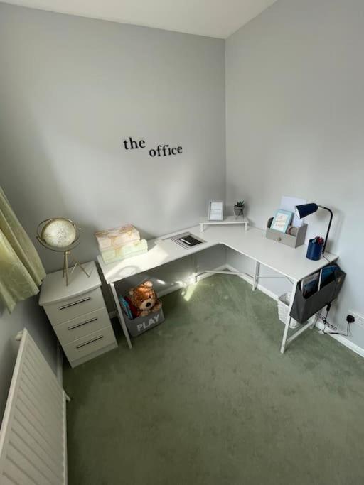 Centre Of Town House 3 Bedrooms Sleeps 5 And Infant Free Onsite Parking 2 Cars كينغز لين المظهر الخارجي الصورة