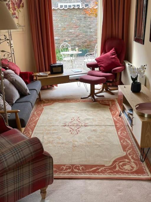 Centre Of Town House 3 Bedrooms Sleeps 5 And Infant Free Onsite Parking 2 Cars كينغز لين المظهر الخارجي الصورة